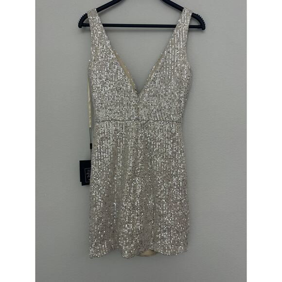 New Ieena For Mac Duggal Silver Sequined V-Neck Dress 26496 Size 2 - Picture 7 of 10